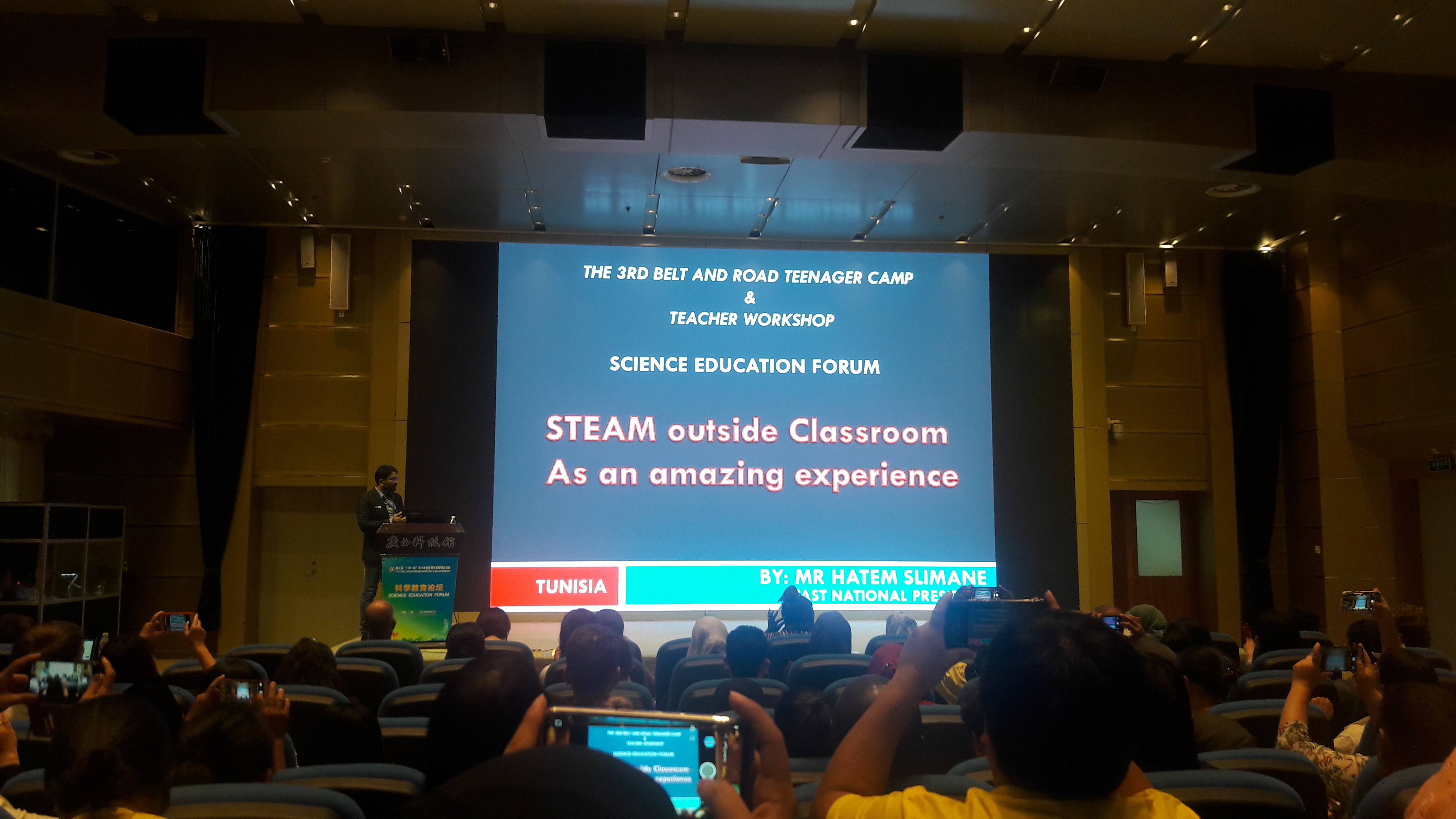 Delegasi The 3rd belt and road Tenager Maker Camp and Teacher Workshop Di Nanning, China